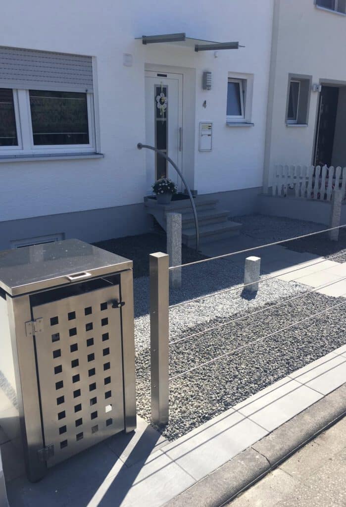 Projektbeispiel einer Mülltonnenbox aus Edelstahl